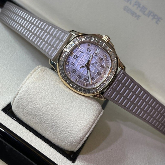 patek_philippe__aquanaut_5072r_1695464842_935d4f74_progressive