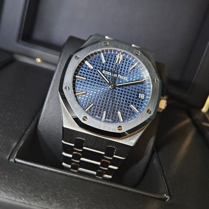 _audemars_piguet__royal_oak_15_1702976304_295515ba_progressive
